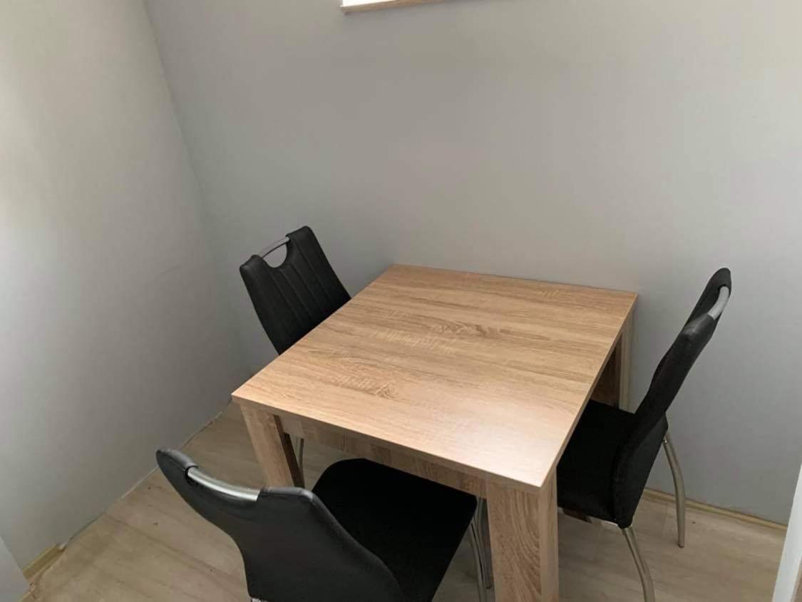 Beregi Apartman Tiszaujvaros Bagian luar foto