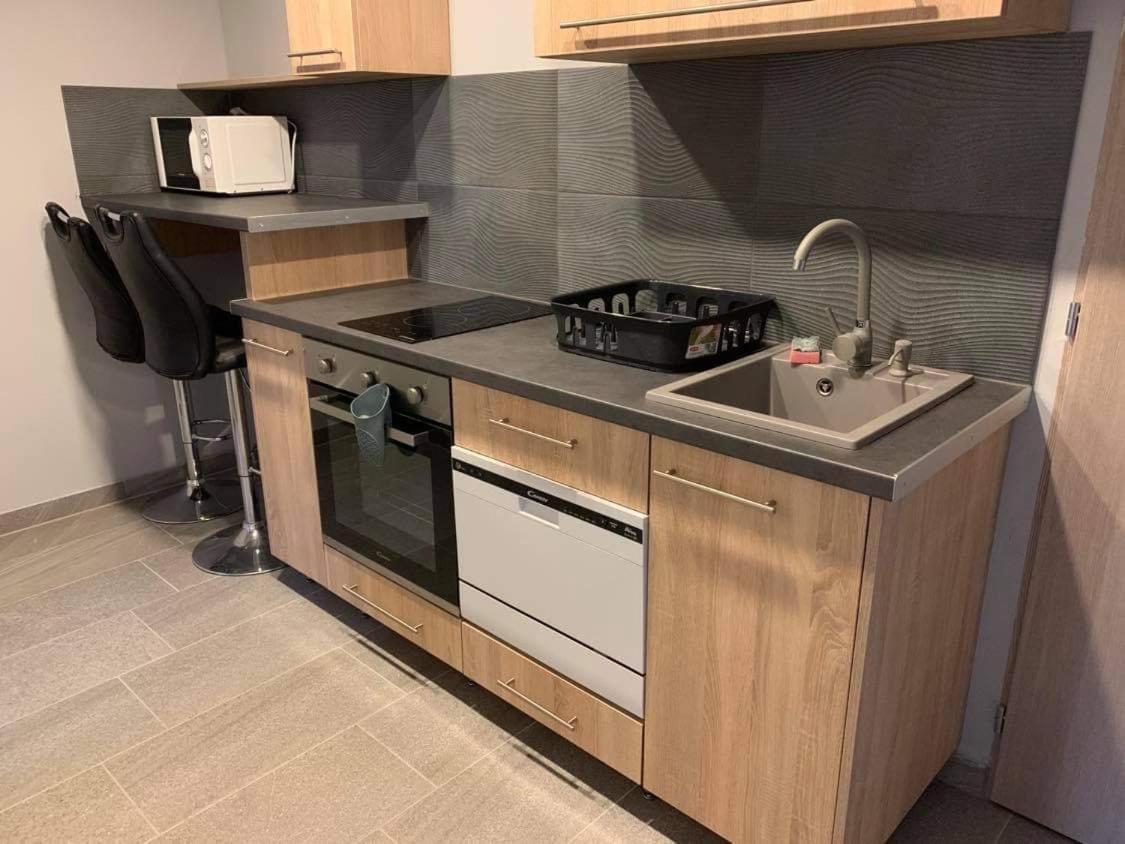 Beregi Apartman Tiszaujvaros Bagian luar foto