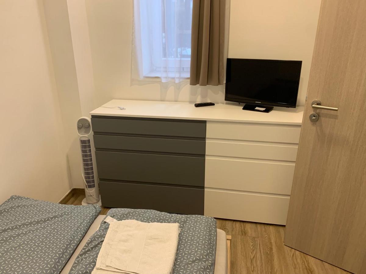 Beregi Apartman Tiszaujvaros Bagian luar foto