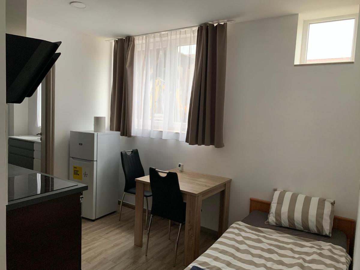 Beregi Apartman Tiszaujvaros Bagian luar foto