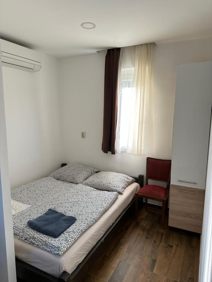 Beregi Apartman Tiszaujvaros Bagian luar foto
