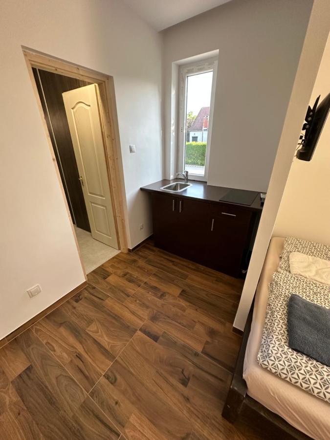 Beregi Apartman Tiszaujvaros Bagian luar foto