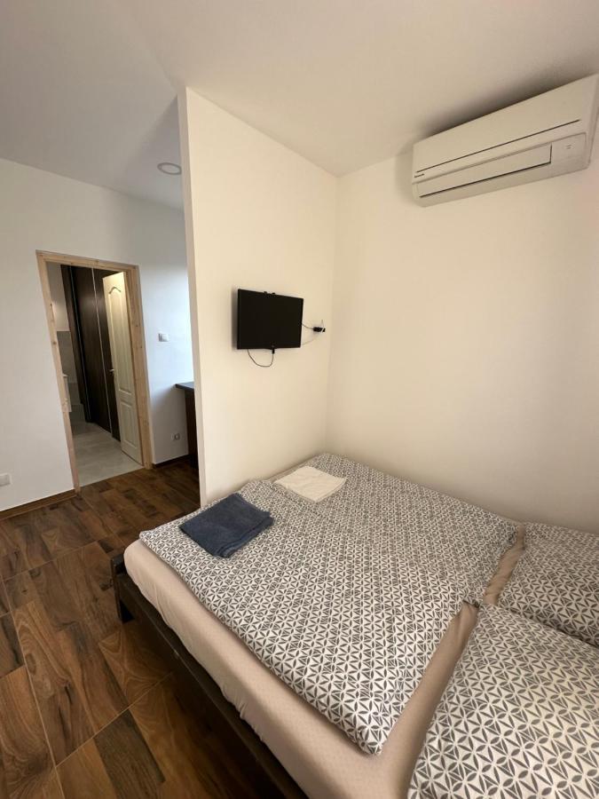 Beregi Apartman Tiszaujvaros Bagian luar foto