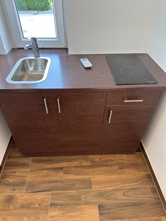 Beregi Apartman Tiszaujvaros Bagian luar foto